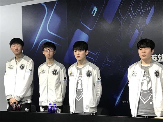 以及在其他 以及在其他